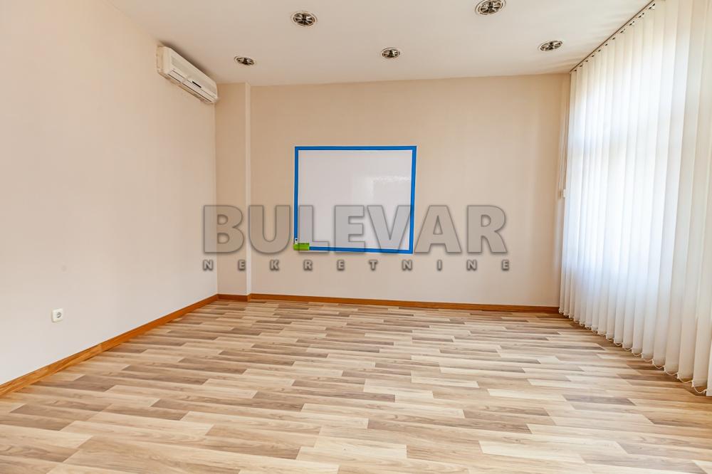 Slika 2 - Nikole Pašića,  Lokal na prodaju, 400m2, 2.000.000€