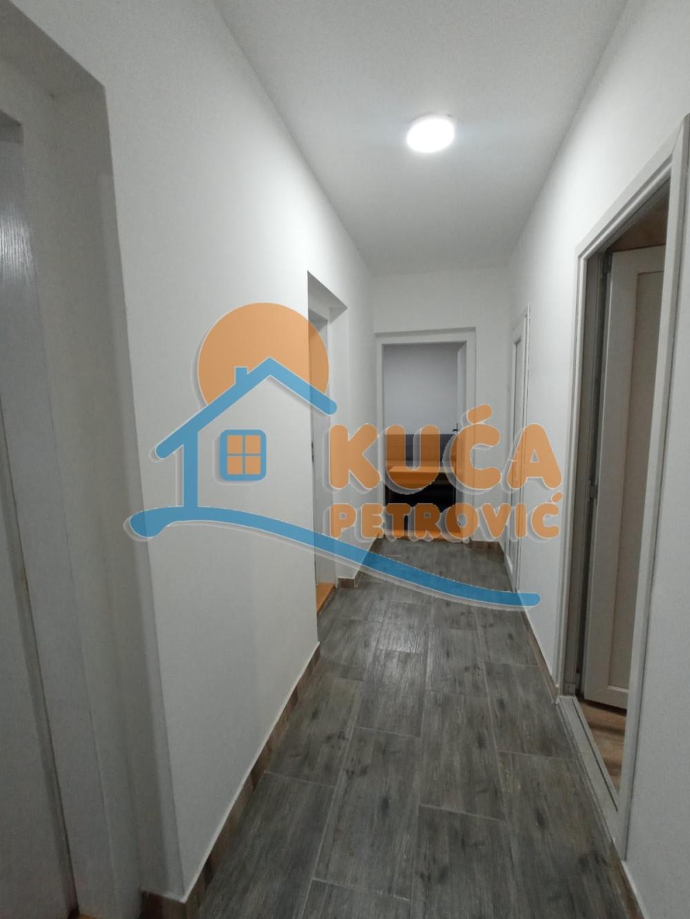 Slika 10 - Bulevar dr Zorana, Dvosoban stan za izdavanje, 42m2, 350€