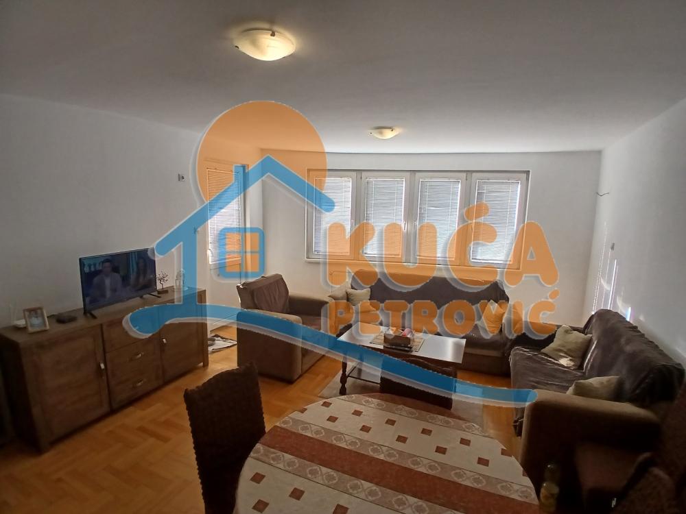 Slika 1 - Majakovskog, Dvoiposoban stan za izdavanje, 72m2, 500€