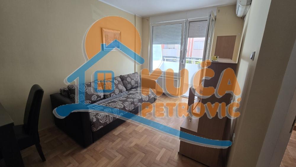 Slika 1 - Kej Kola srpskih sestara, Jednoiposoban stan za izdavanje, 43m2, 380€