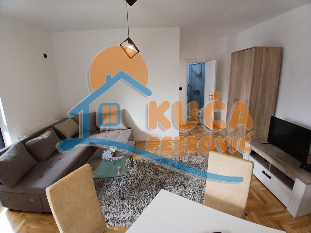 Slika 1 - Prvomajska, Jednoiposoban stan za izdavanje, 44m2, 370€