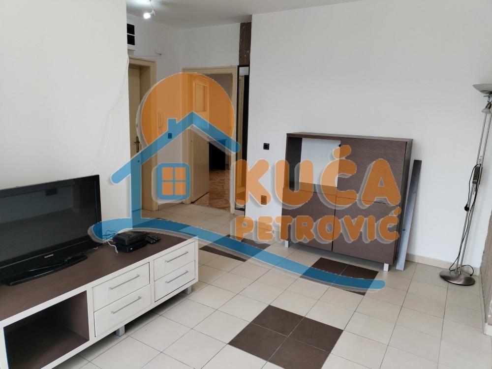 Slika 3 - Obrenovićeva, Dvosoban stan za izdavanje, 52m2, 400€