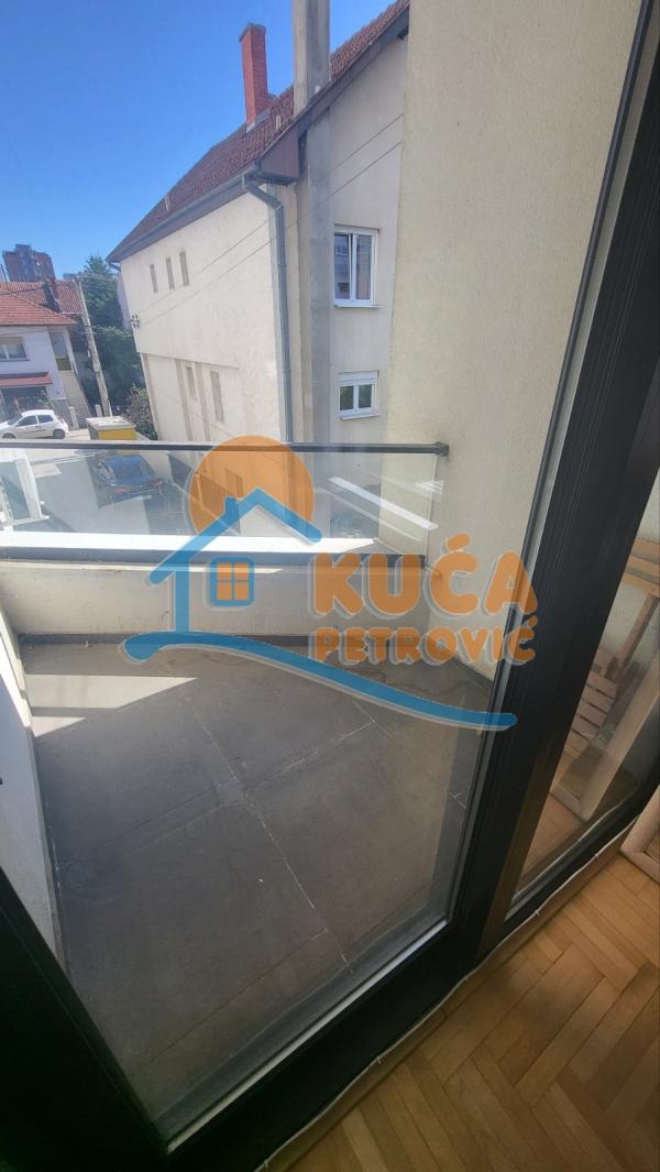 Slika 8 - Jovana Skerlića, Jednoiposoban stan za izdavanje, 42m2, 350€