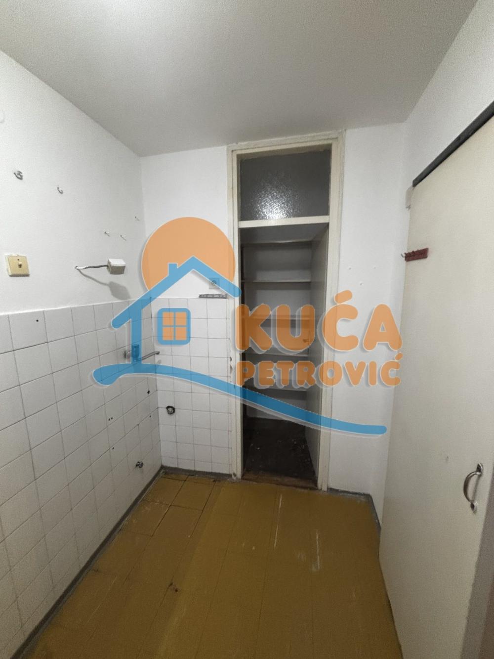 Slika 2 - Pariske komune, Dvosoban stan za izdavanje, 60m2, 250€