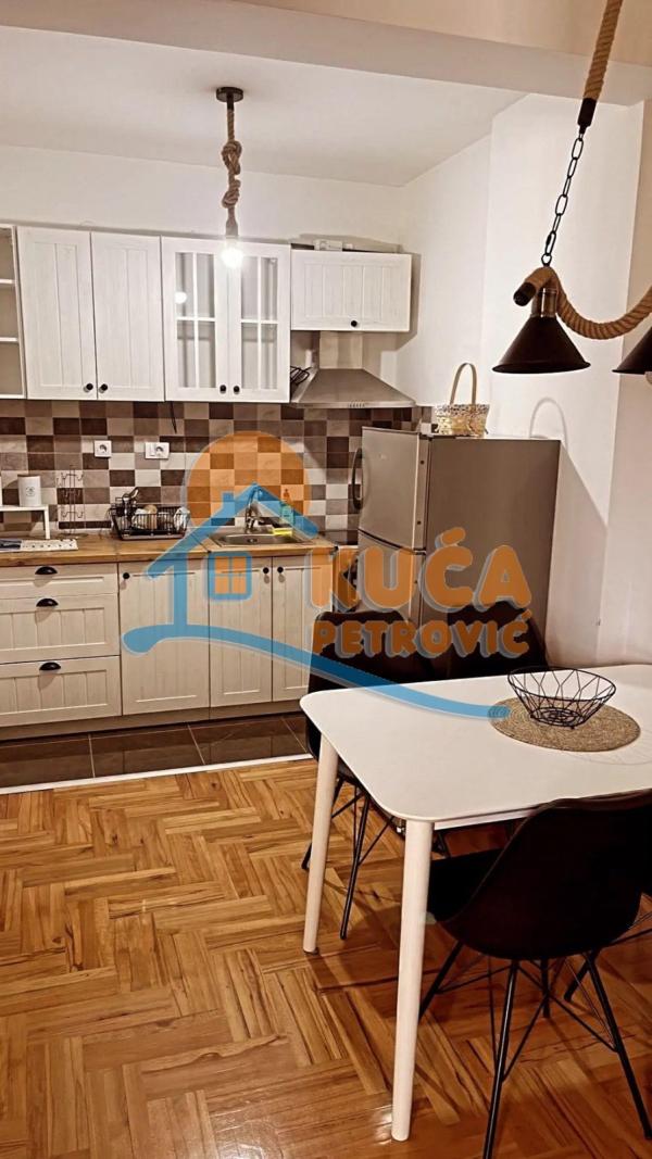 Slika 2 - Zetska, Jednoiposoban stan za izdavanje, 42m2, 350€