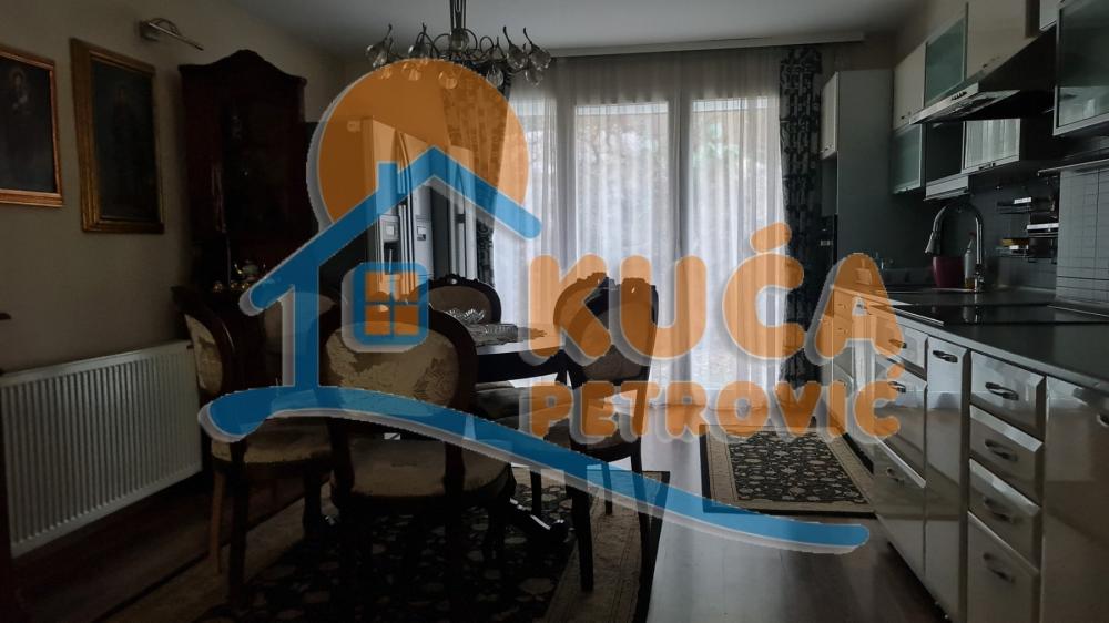 Slika 6 - Žrtava fašizma,  Kuća za izdavanje, 400m2, 1.000€