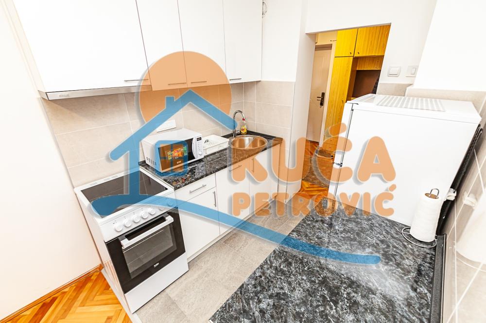 Slika 3 - Bulevar Nemanjića, Dvosoban stan za izdavanje, 51m2, 370€