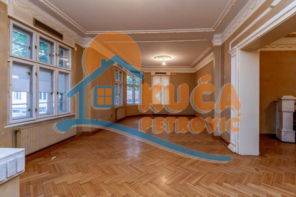 Slika 2 - Cara Dušana, Četvorosoban stan na prodaju, 231m2, 390.000€