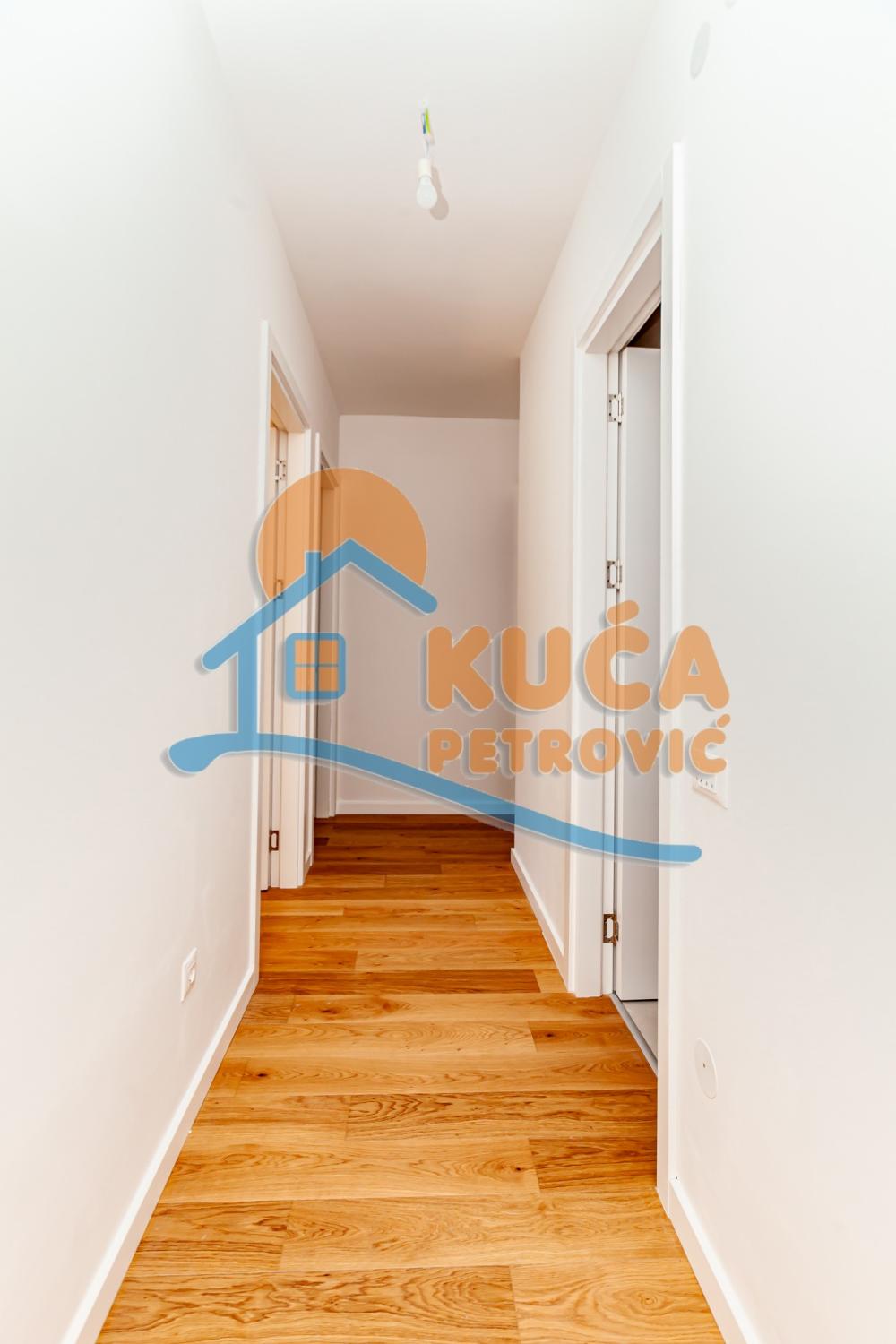 Slika 5 - Stevana Sremca, Troiposoban stan na prodaju, 91m2, 197.200€