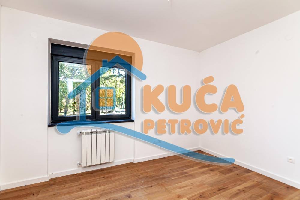Slika 10 - Stevana Sremca, Četvorosoban stan na prodaju, 98m2, 212.850€