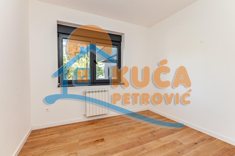 Slika 8 - Stevana Sremca, Četvorosoban stan na prodaju, 98m2, 212.850€