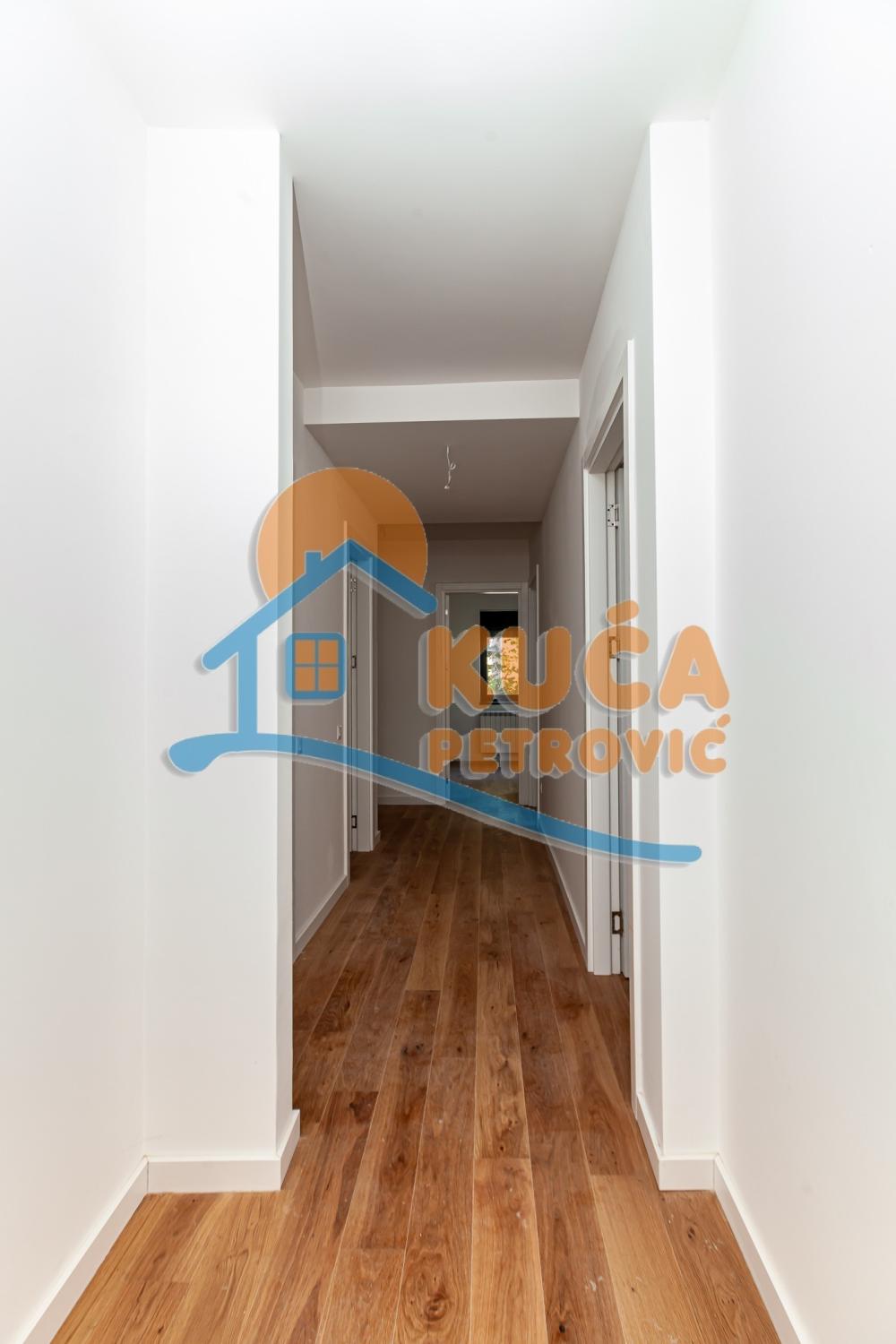 Slika 5 - Stevana Sremca, Troiposoban stan na prodaju, 91m2, 197.200€