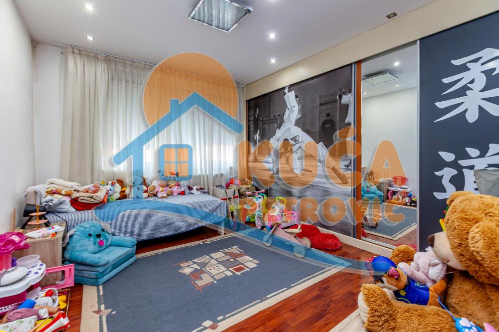 Slika 6 - Ivana Milutinovića, Četvorosoban stan na prodaju, 145m2, 177.000€