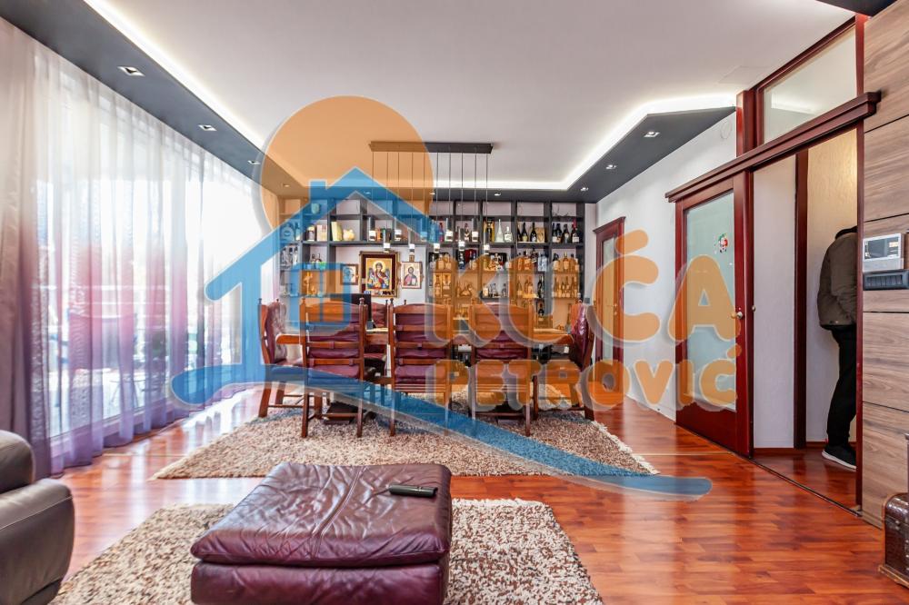 Slika 2 - Ivana Milutinovića, Četvorosoban stan na prodaju, 145m2, 177.000€