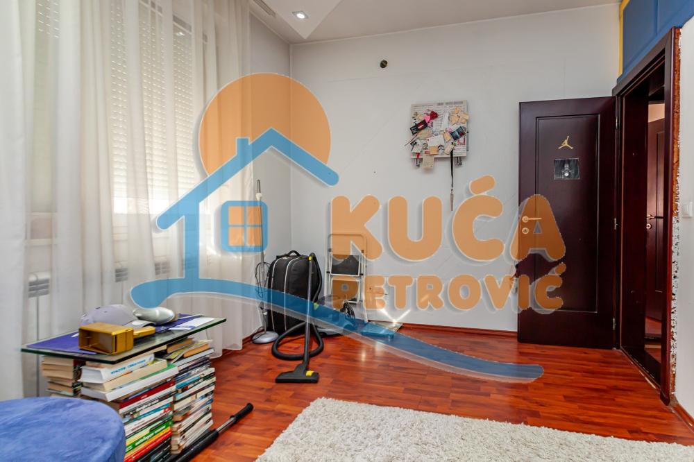 Slika 10 - Ivana Milutinovića, Četvorosoban stan na prodaju, 145m2, 177.000€