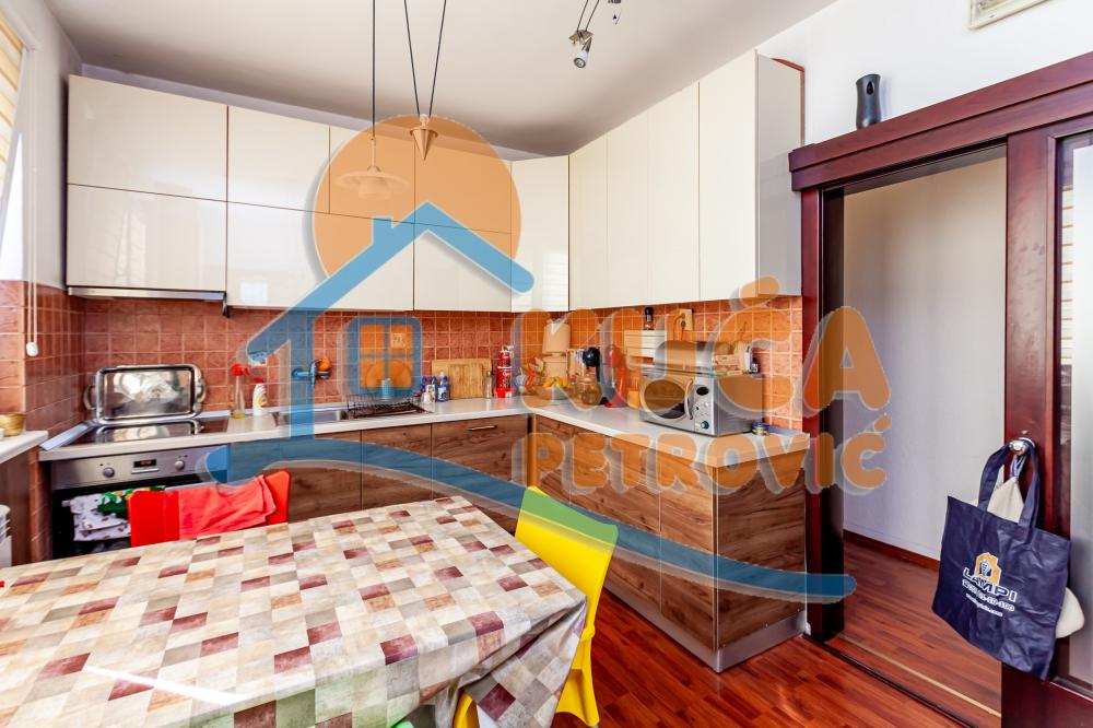 Slika 5 - Ivana Milutinovića, Četvorosoban stan na prodaju, 145m2, 177.000€