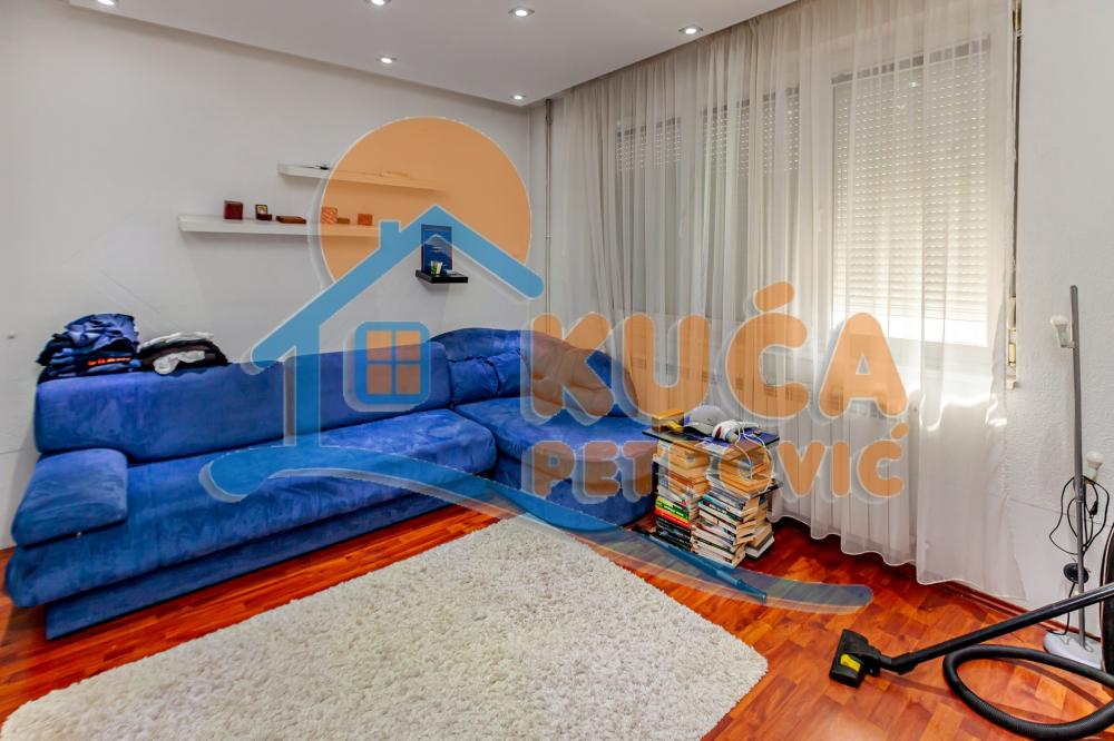 Slika 9 - Ivana Milutinovića, Četvorosoban stan na prodaju, 145m2, 177.000€