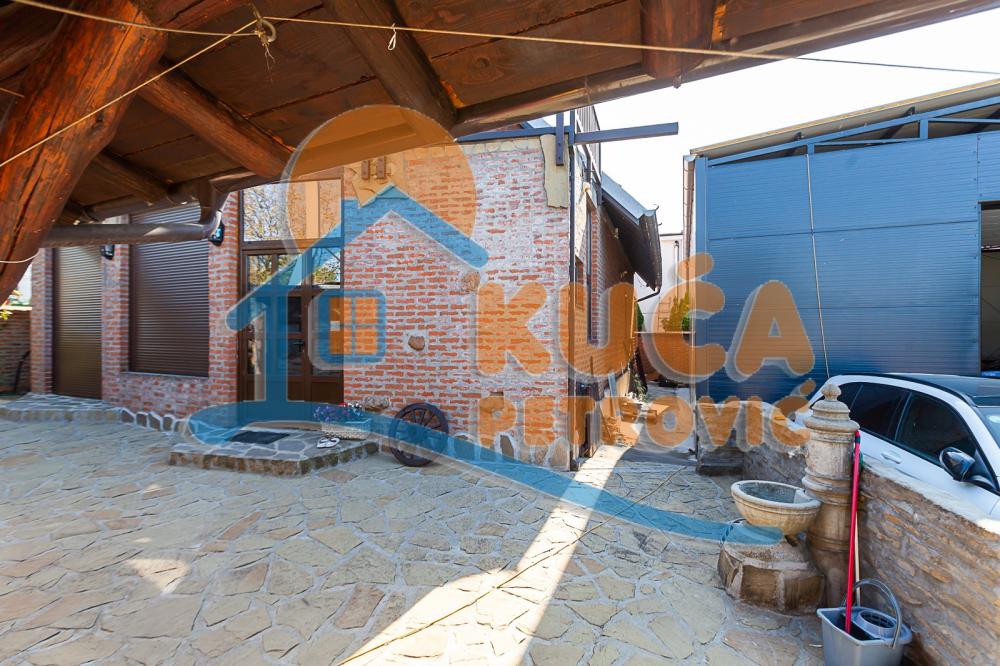 Slika 8 - Vojvode Putnika,  Kuća na prodaju, 267m2, 269.000€