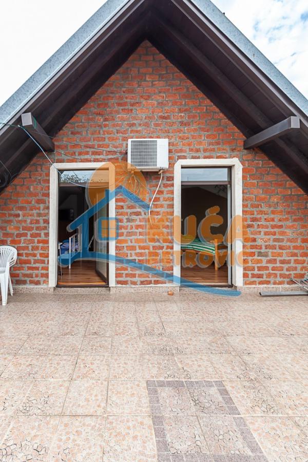 Slika 1 - Vojvode Putnika,  Kuća na prodaju, 267m2, 269.000€