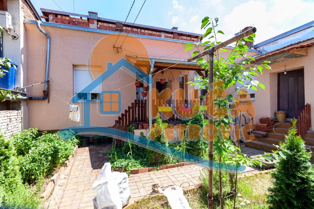 Slika 1 - Lole Ribara,  Kuća na prodaju, 62m2, 90.000€
