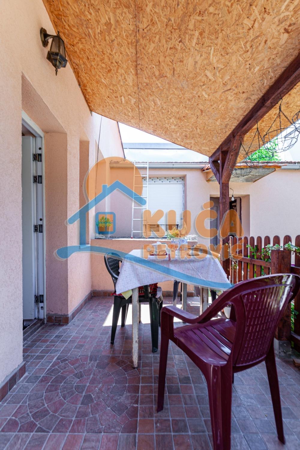 Slika 2 - Lole Ribara,  Kuća na prodaju, 62m2, 90.000€