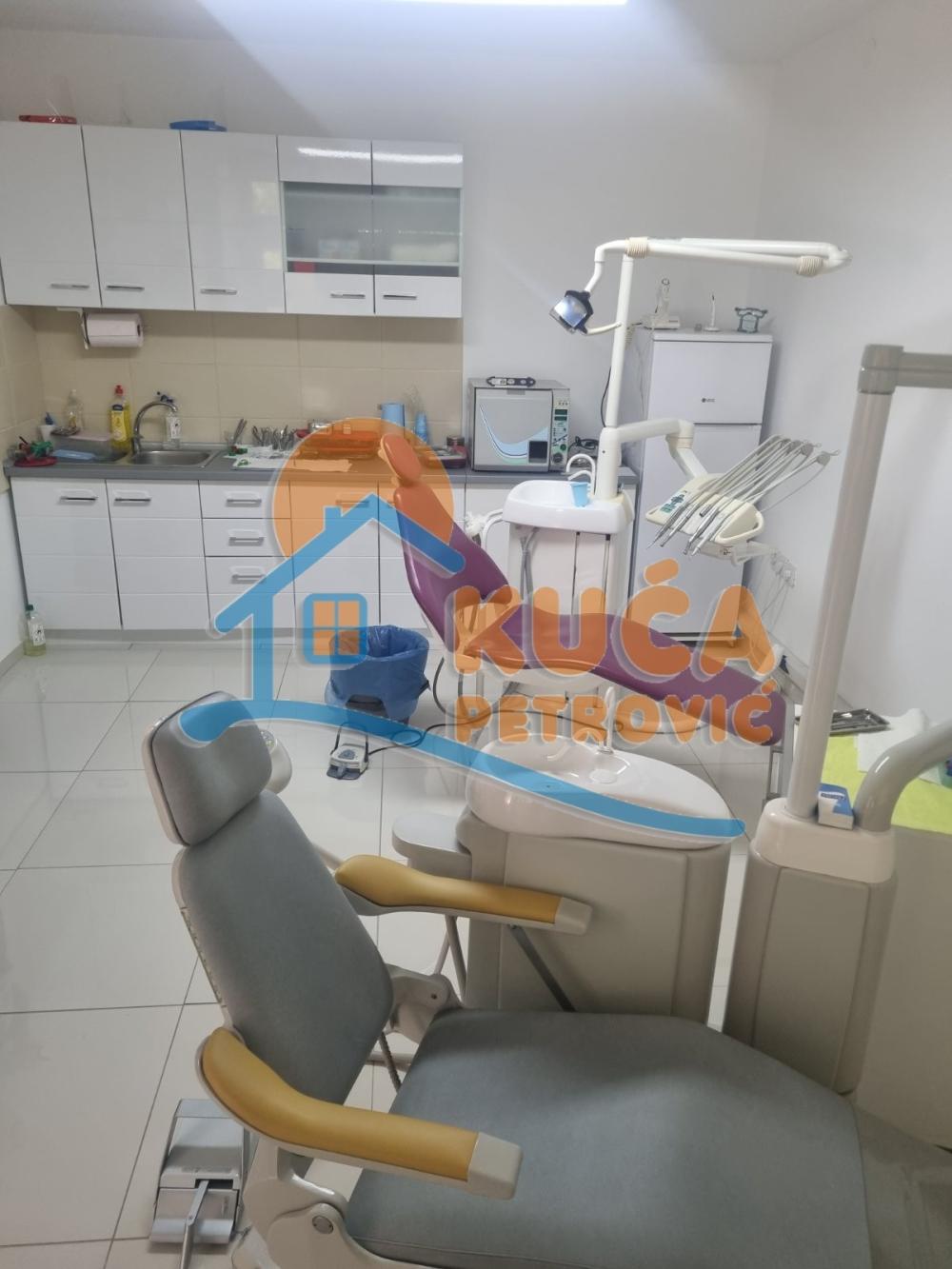 Slika 1 - Velikotrnavska,  Lokal za izdavanje, 44m2, 300€