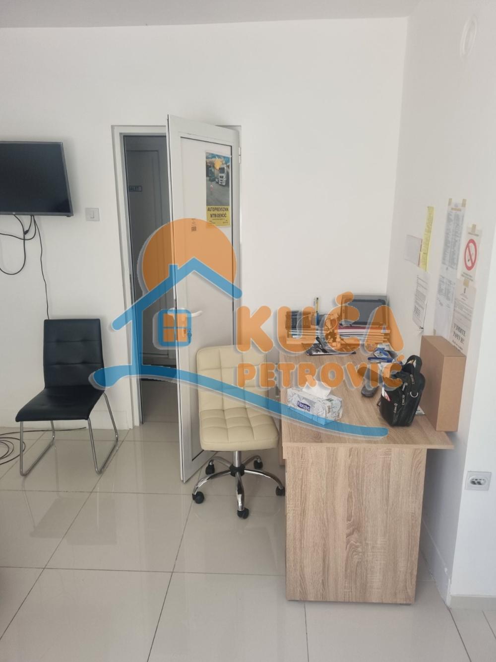 Slika 4 - Velikotrnavska,  Lokal za izdavanje, 44m2, 300€