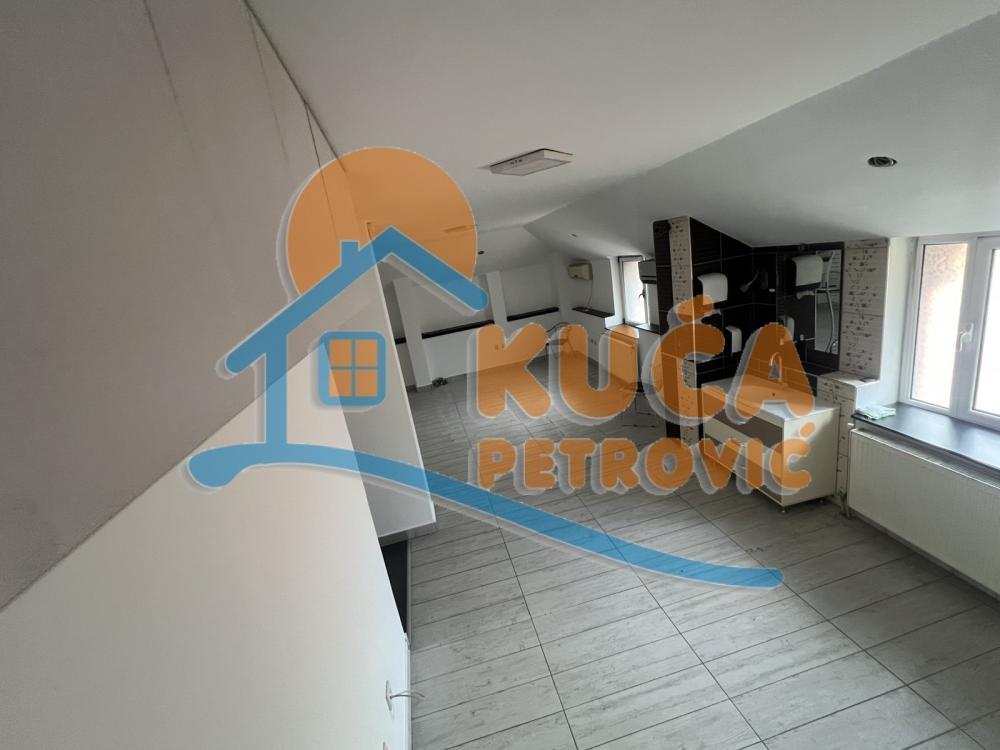 Glavna slika -Vožda Karađorđa,  Lokal za izdavanje, 88m2, 950€