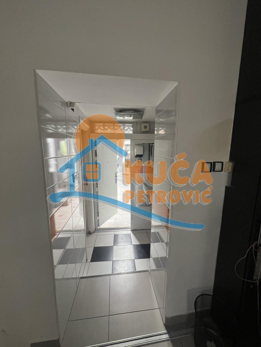 Slika 9 - Vožda Karađorđa,  Lokal za izdavanje, 88m2, 950€