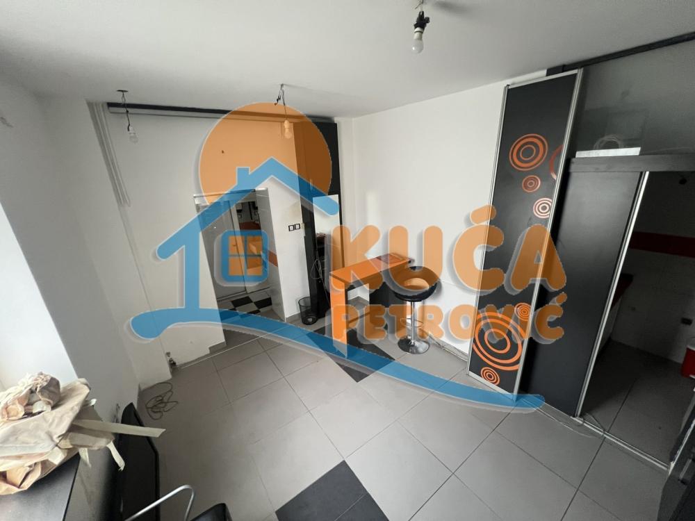 Slika 1 - Vožda Karađorđa,  Lokal za izdavanje, 88m2, 950€