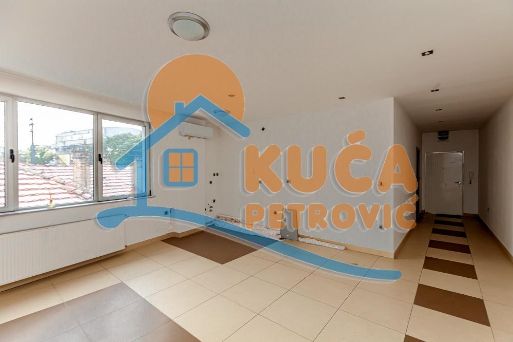 Slika 2 - Cara Dušana,  Lokal za izdavanje, 45m2, 700€