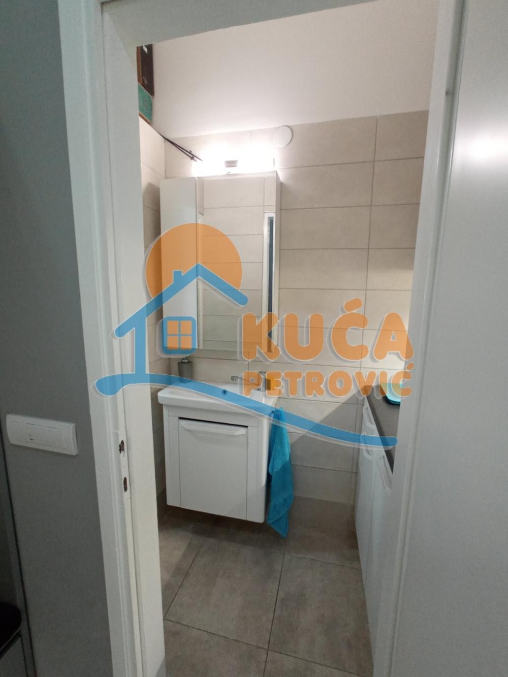 Slika 8 - Obrenovićeva,  Lokal za izdavanje, 23m2, 450€