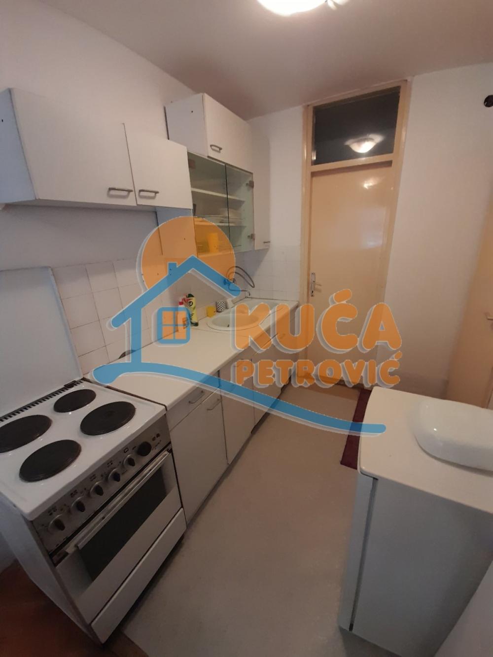 Slika 2 - Vojvode Tankosića,  Lokal za izdavanje, 85m2, 350€