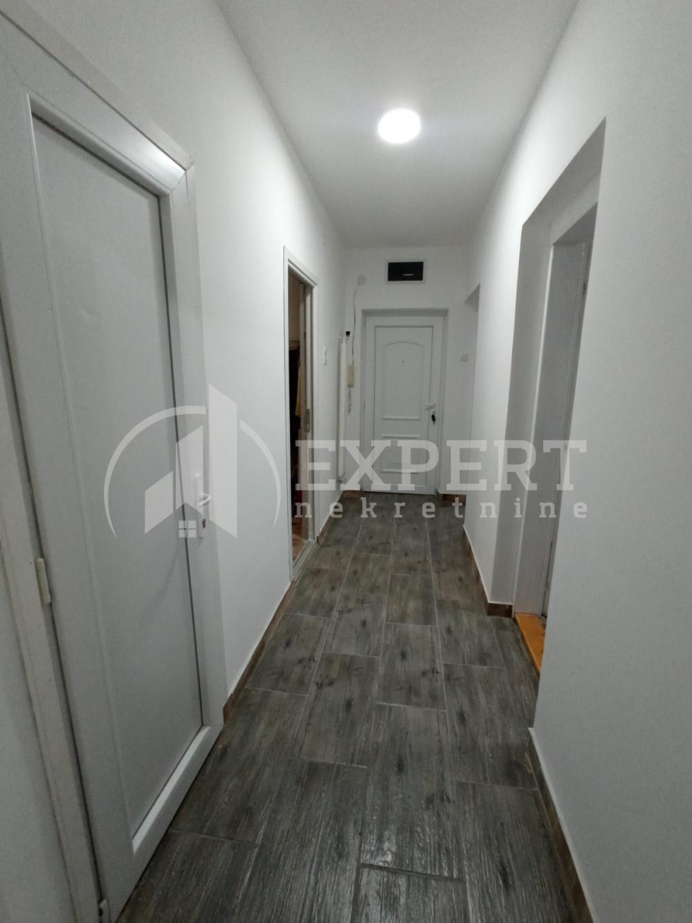 Slika 11 - Bulevar dr Zorana, Dvosoban stan za izdavanje, 42m2, 350€