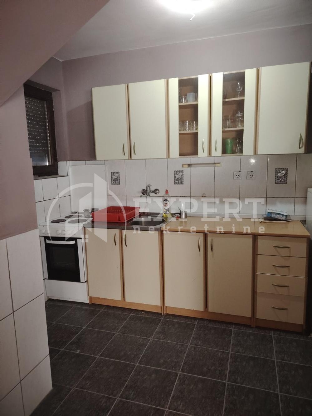 Slika 1 - Dragiše Cvetkovića, Četvorosoban stan za izdavanje, 150m2, 500€