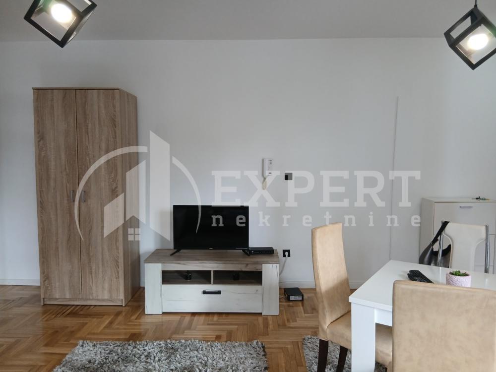 Slika 3 - Prvomajska, Jednoiposoban stan za izdavanje, 44m2, 370€