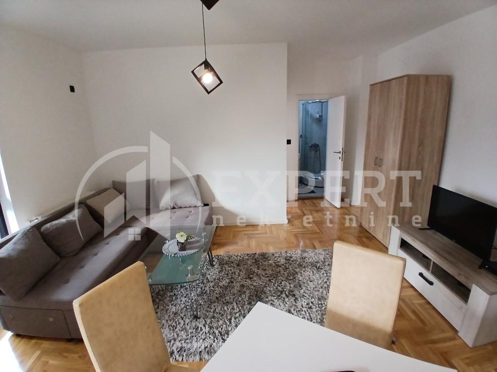 Slika 1 - Prvomajska, Jednoiposoban stan za izdavanje, 44m2, 370€