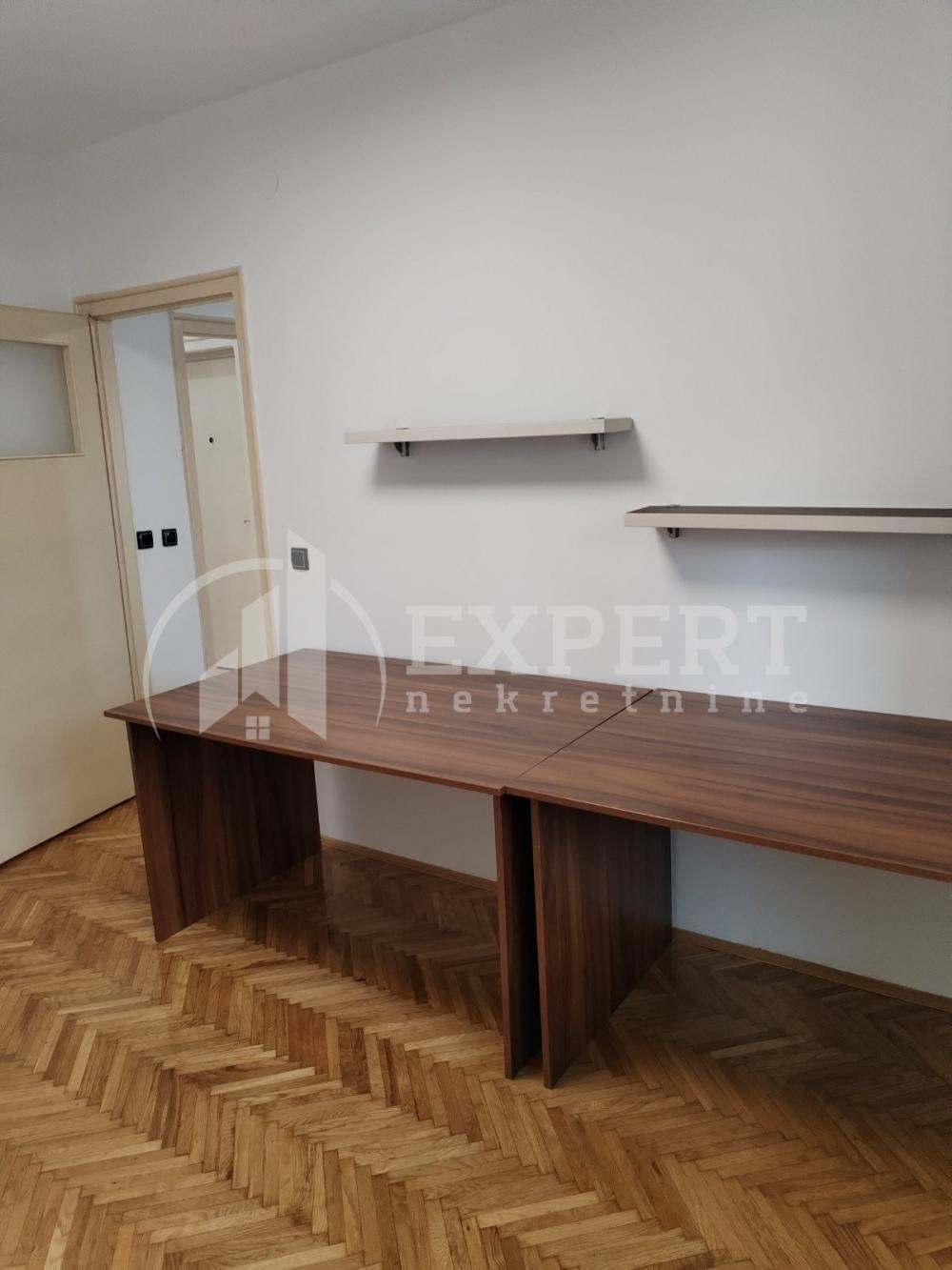 Slika 2 - Obrenovićeva, Dvosoban stan za izdavanje, 52m2, 400€