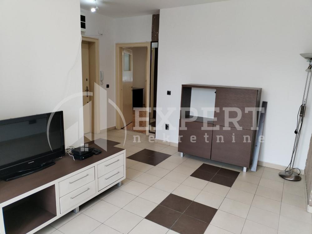 Slika 3 - Obrenovićeva, Dvosoban stan za izdavanje, 52m2, 400€