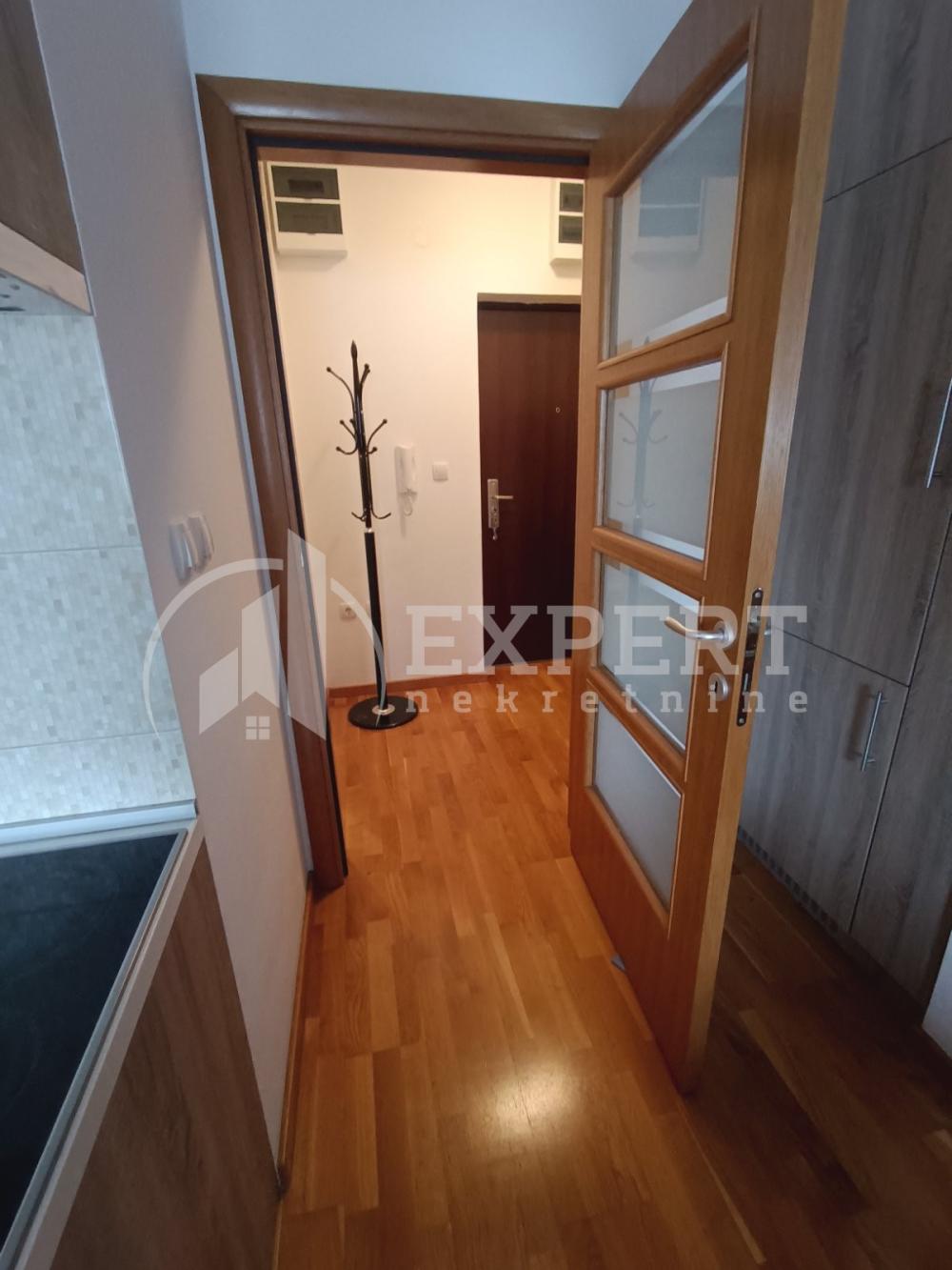 Slika 9 - Jovana Skerlića, Jednoiposoban stan za izdavanje, 30m2, 300€