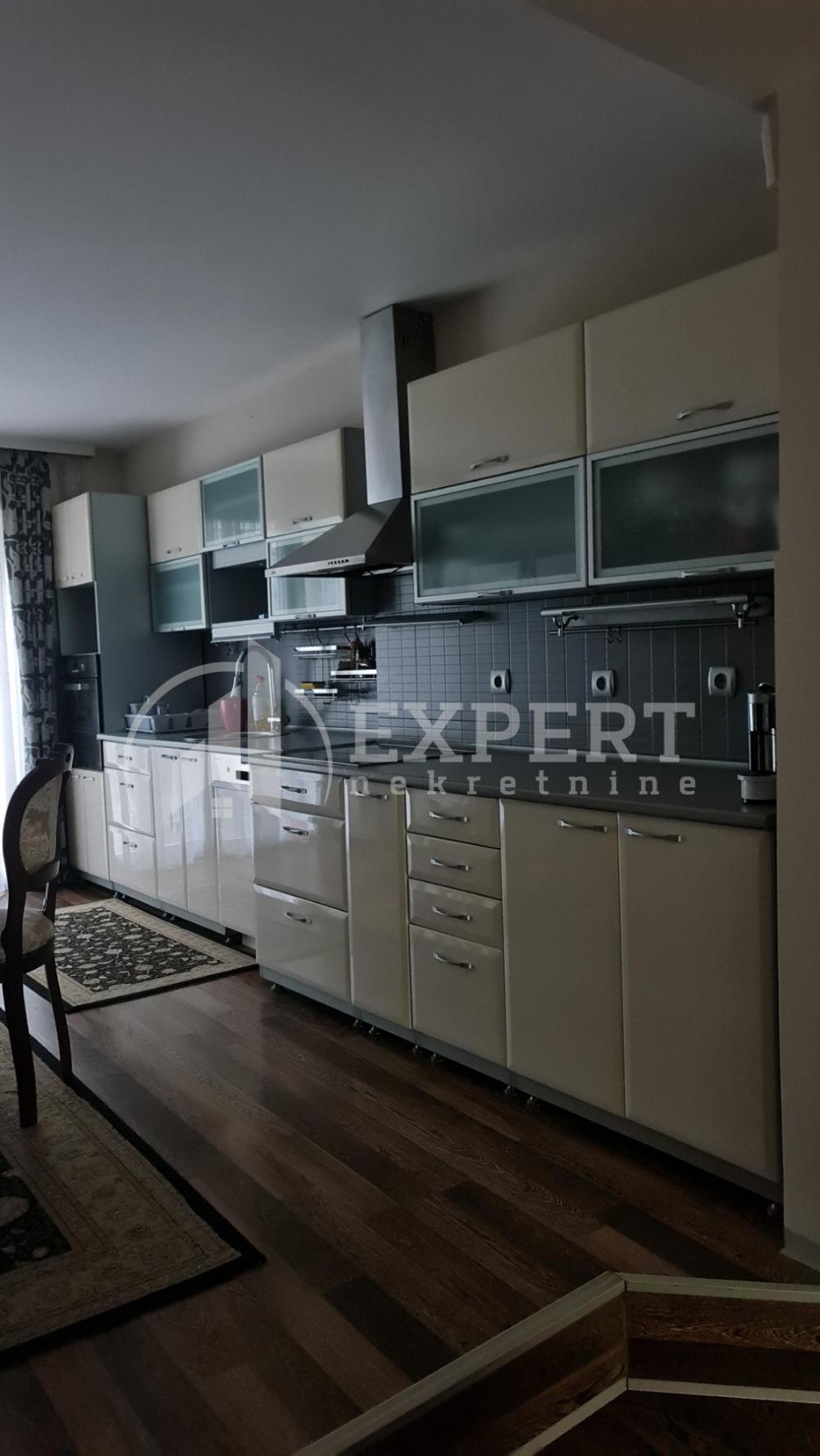Slika 5 - Žrtava fašizma,  Kuća za izdavanje, 400m2, 1.000€