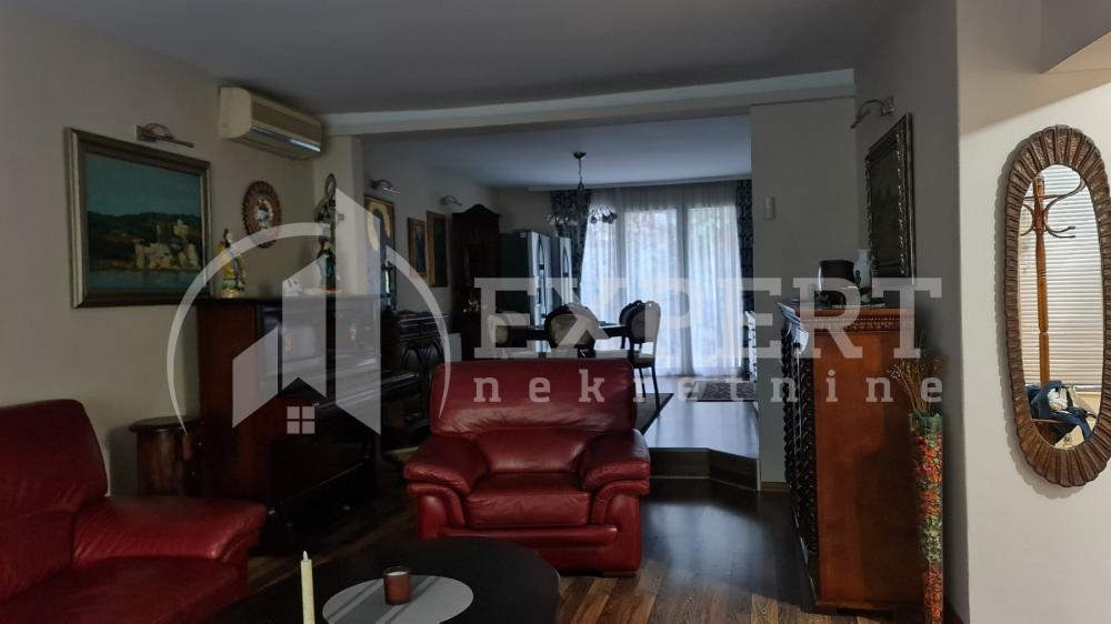 Slika 2 - Žrtava fašizma,  Kuća za izdavanje, 400m2, 1.000€