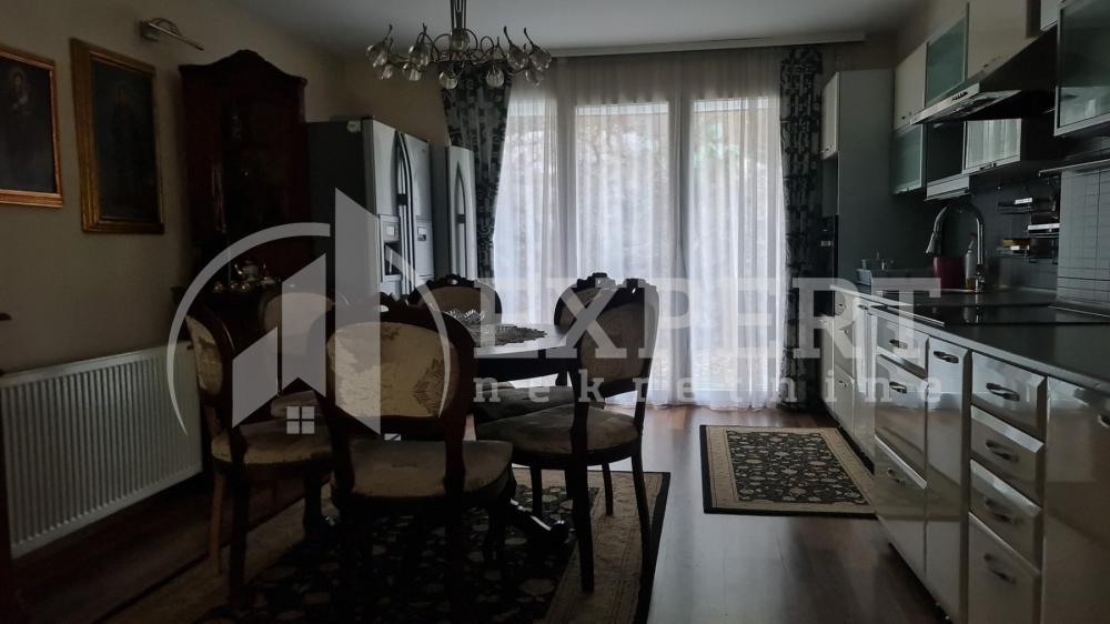 Slika 6 - Žrtava fašizma,  Kuća za izdavanje, 400m2, 1.000€