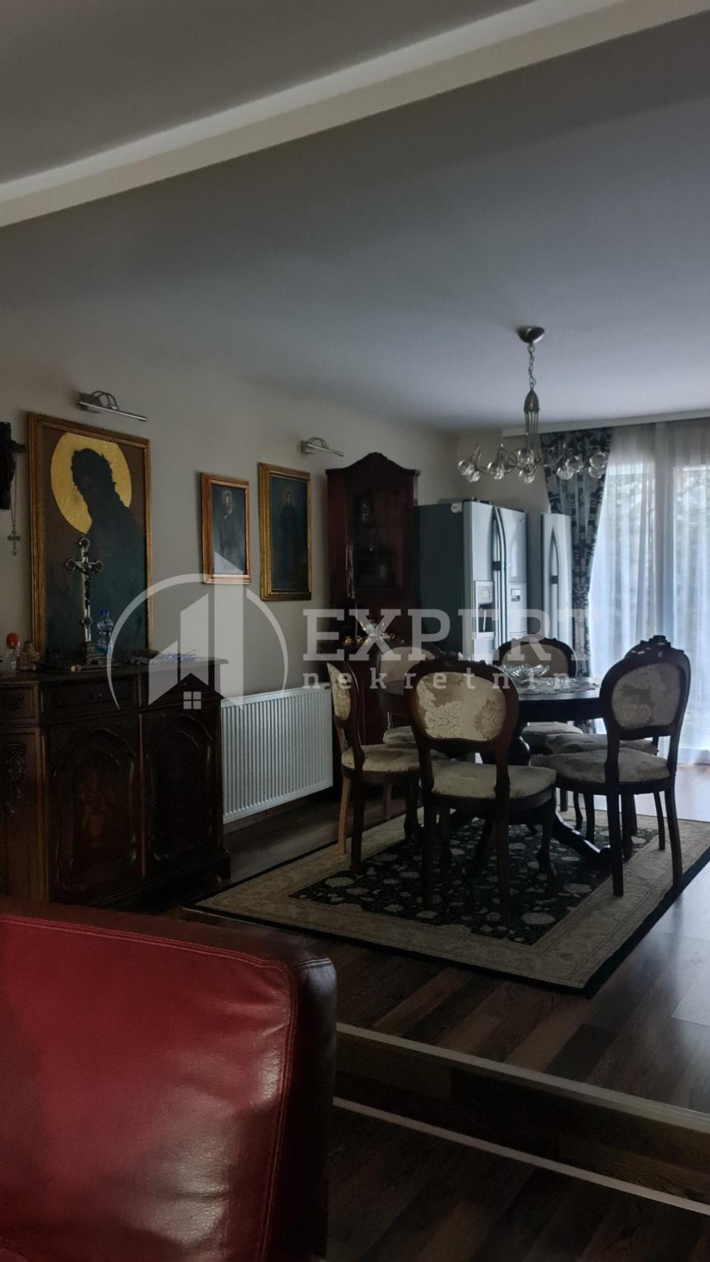 Slika 3 - Žrtava fašizma,  Kuća za izdavanje, 400m2, 1.000€