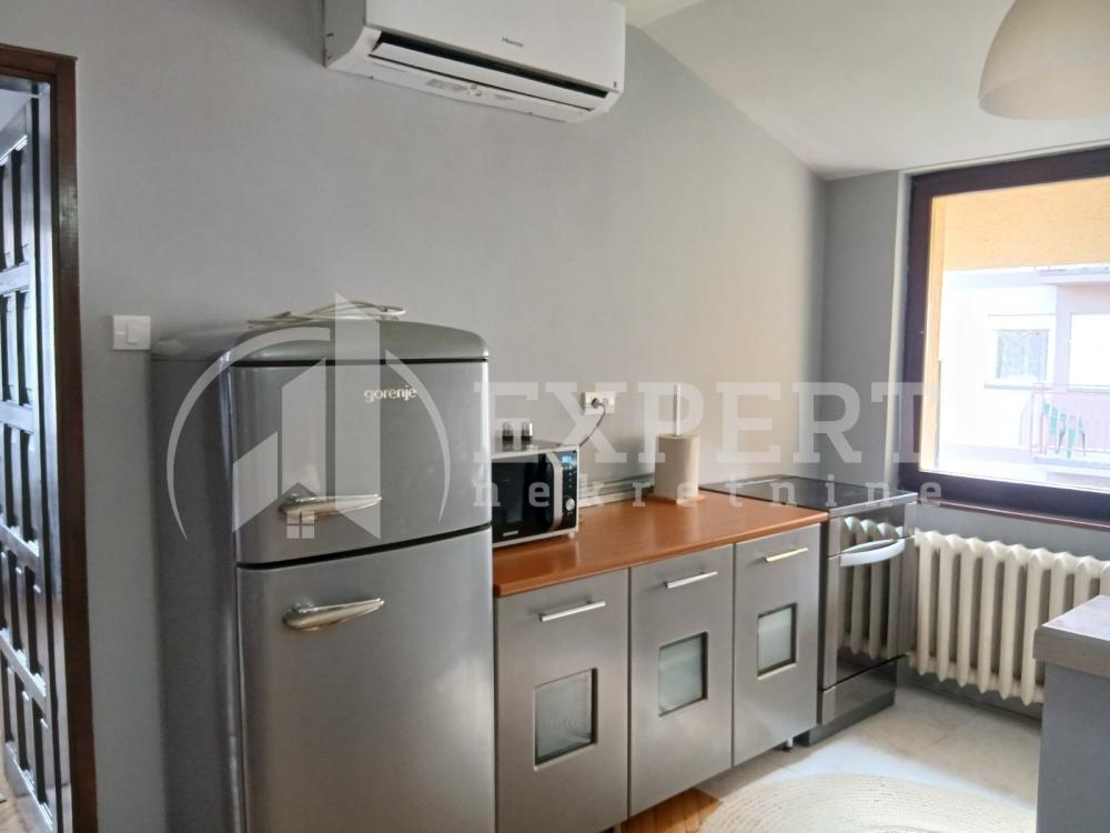 Slika 7 - Jug Bogdanova, Četvorosoban stan za izdavanje, 76m2, 450€