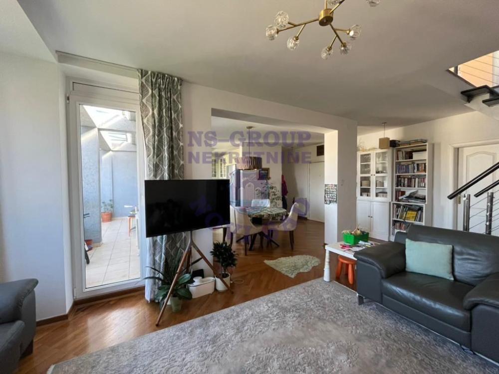 Glavna slika -Četvoroiposoban stan na prodaju, 119m2, 268.000€