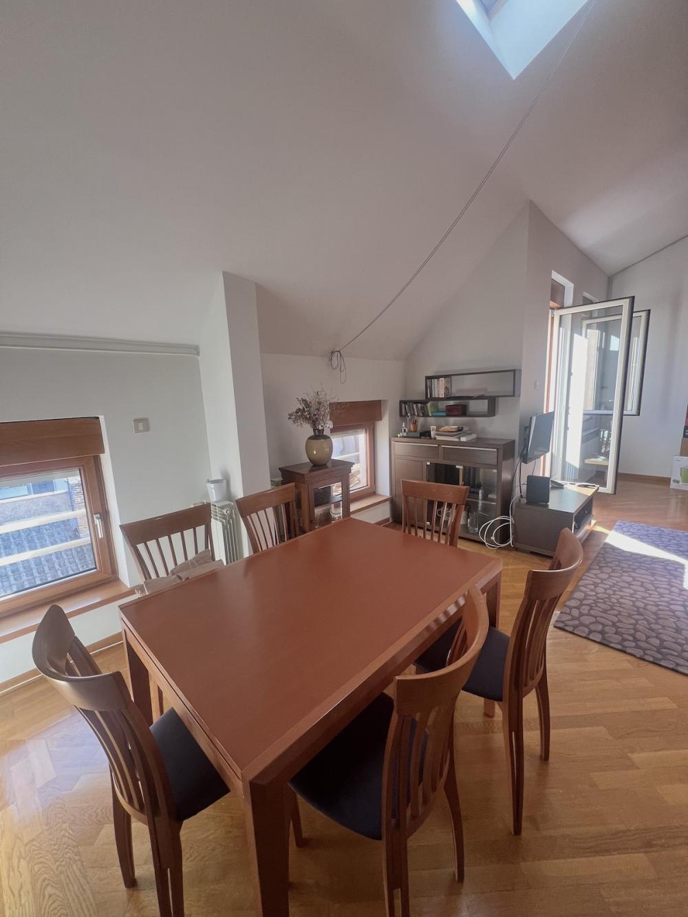 Slika 2 - Pozarevacka, Troiposoban stan za izdavanje, 120m2, 1.400€