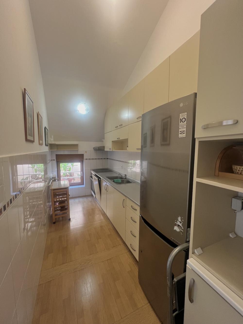 Slika 4 - Pozarevacka, Troiposoban stan za izdavanje, 120m2, 1.400€