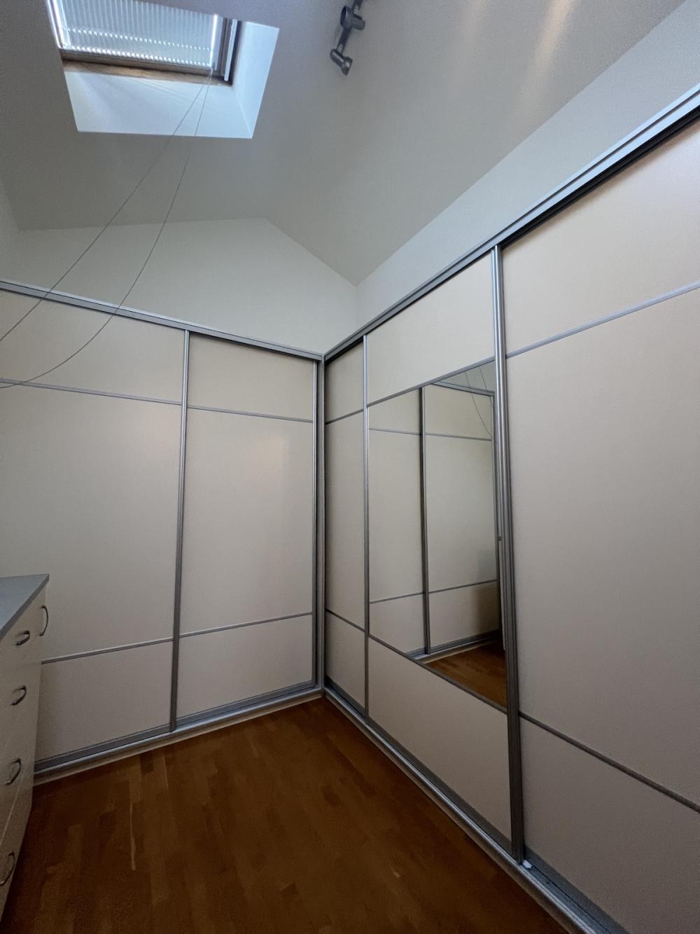 Slika 9 - Pozarevacka, Troiposoban stan za izdavanje, 120m2, 1.400€