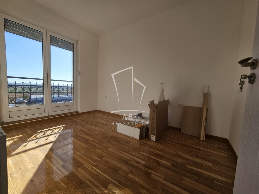 Slika 1 - Kolumbova, Trosoban stan za izdavanje, 52m2, 500€